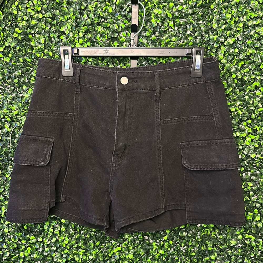Black cargo shorts - Picture 1 of 2